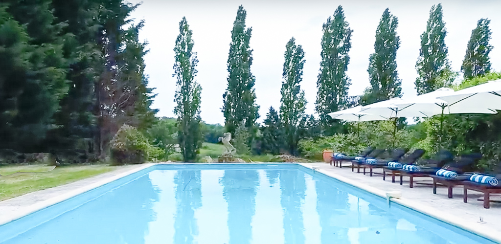 Maison de la Vaure chateau rental near Bordeaux with heated outdoor pool