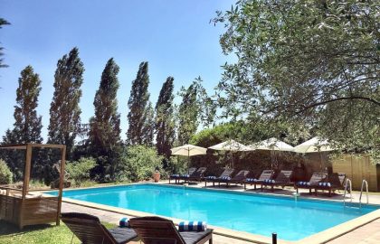 Maison de La Vaure - a Bordeaux chateau for your summer holiday. 19 Maison de la Vaure chateau rental near Bordeaux with heated outdoor pool